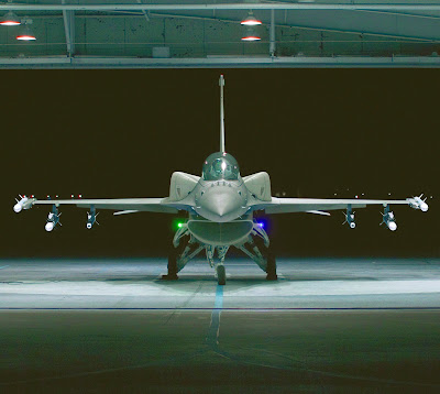 F-16++Hanger.jpg